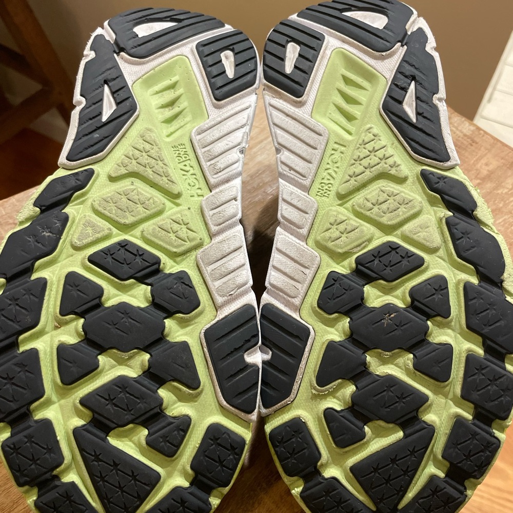 HOKA - Arahi 6 - Picture 10 of 12